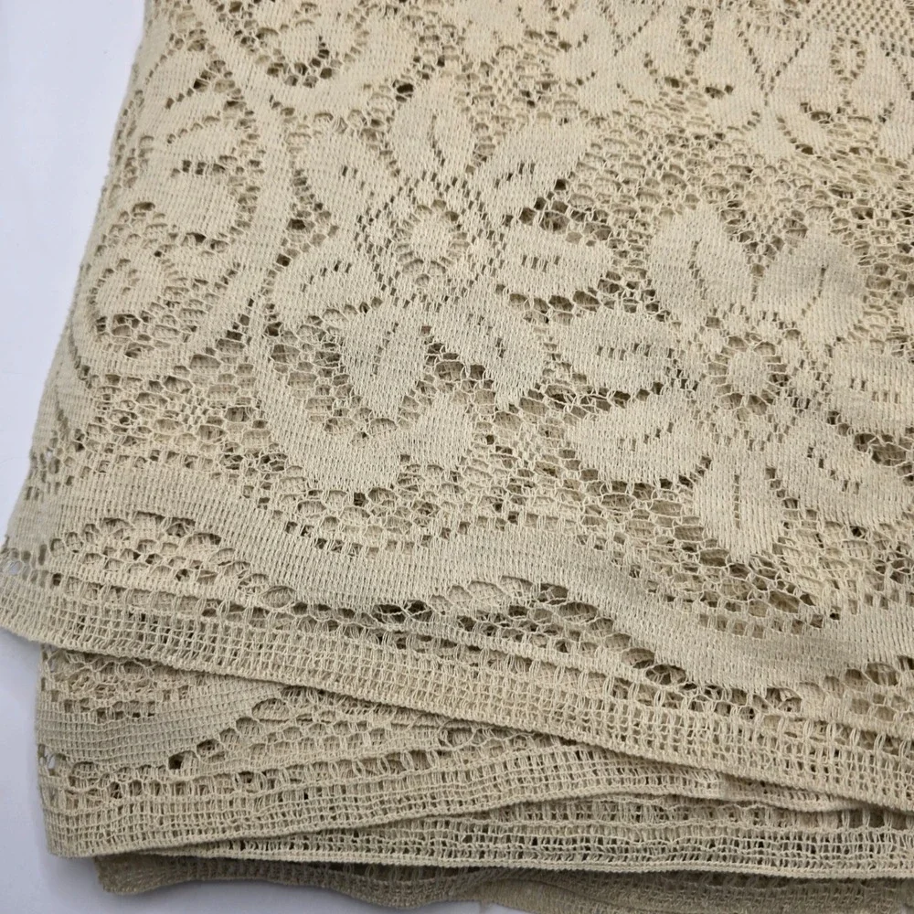 Vintage Cream Lace Tablecloth Floral Medallion Cottagecore Victorian 105x75